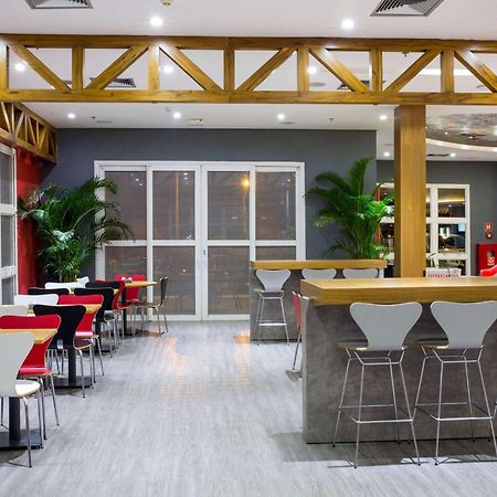 ホテル Ibis Aracatuba エクステリア 写真